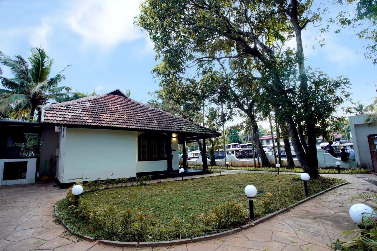 Bamboo Lagoon Backwater Front Resort Alappuzha Экстерьер фото
