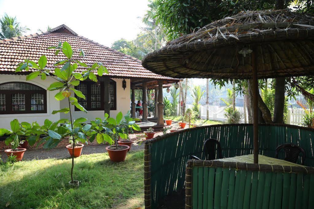 Bamboo Lagoon Backwater Front Resort Alappuzha Экстерьер фото