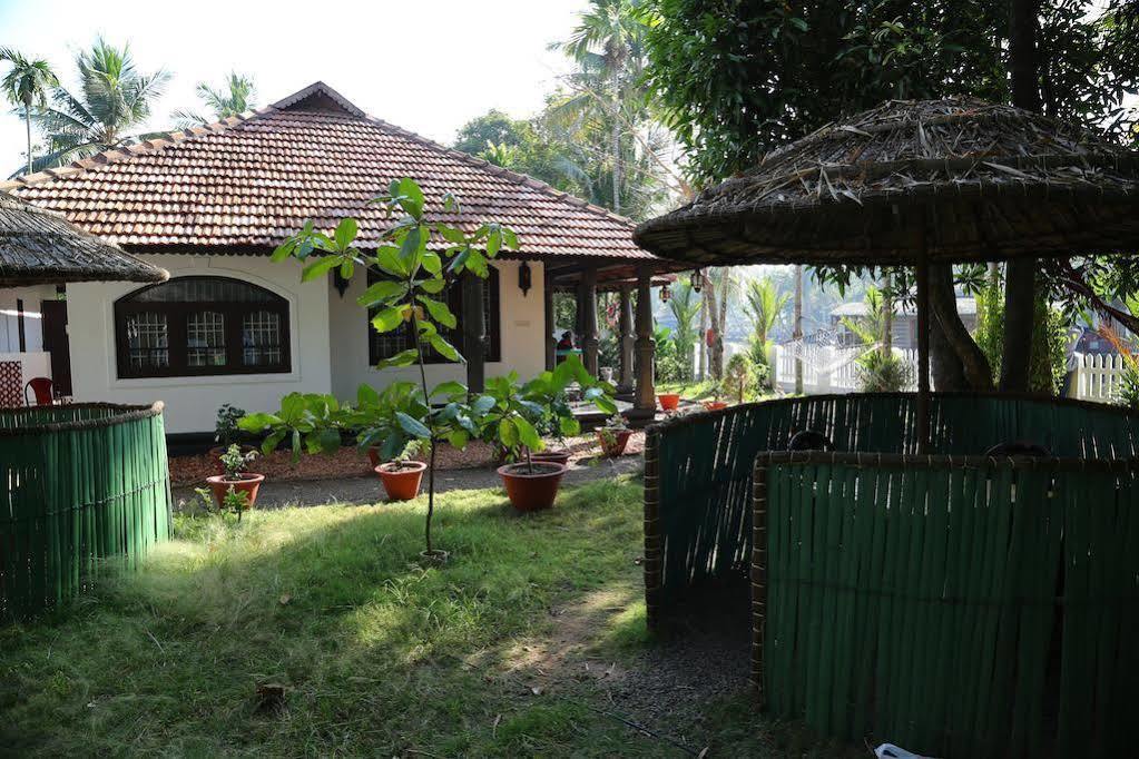 Bamboo Lagoon Backwater Front Resort Alappuzha Экстерьер фото